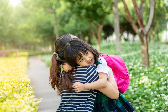 刚入园的宝宝哭怎么解决,宝宝上幼儿园哭得撕心裂肺怎么办