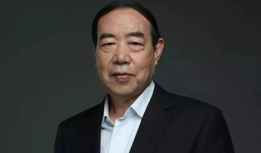 贾浅浅和贾平凹啥关系,贾平凹干什么的