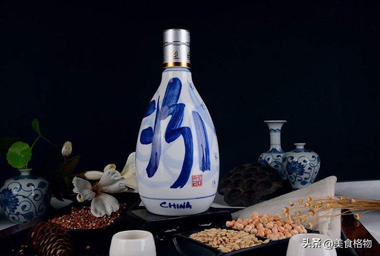 白酒评测五粮液茅台,中国茅台镇公认口感好的白酒前十