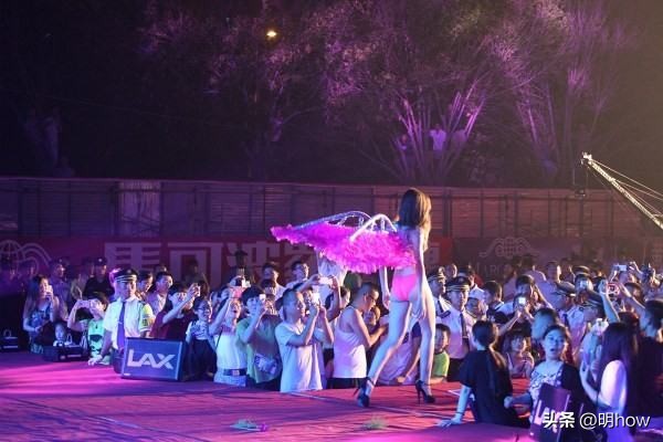 名模内衣走秀2019维密秀,维密秀上有过哪些天价内衣