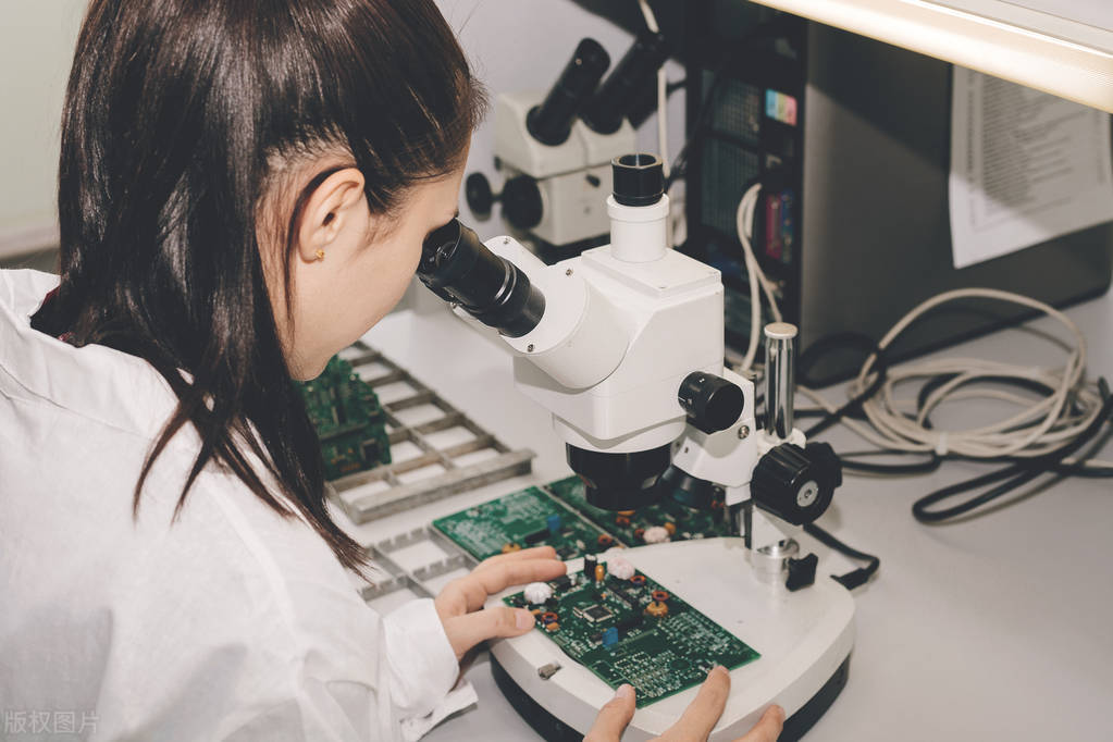 大学选这11个专业不愁就业,高考填报志愿好就业薪资高的专业