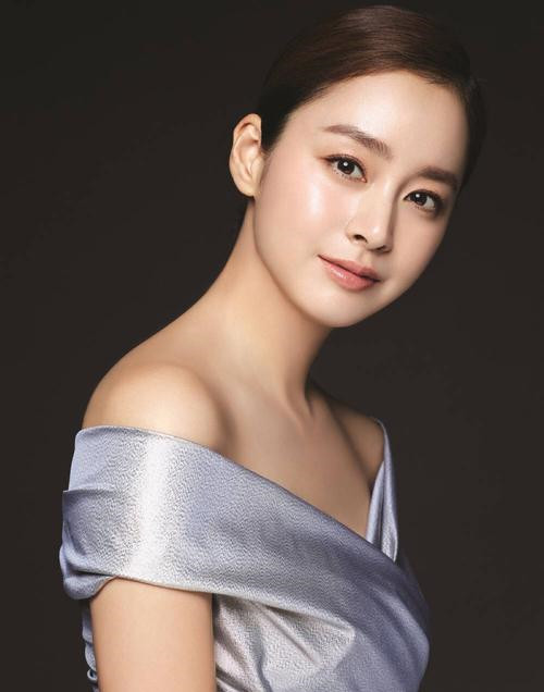 金泰熙为什么这么像20岁,金泰熙年轻时的颜值巅峰