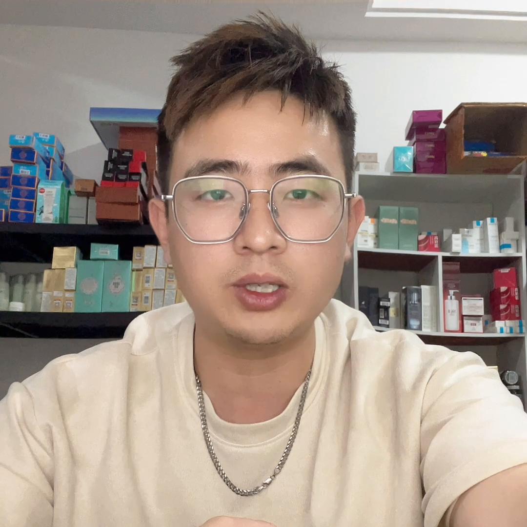 开化妆品店是加盟还是去批发,开化妆品店要加盟吗