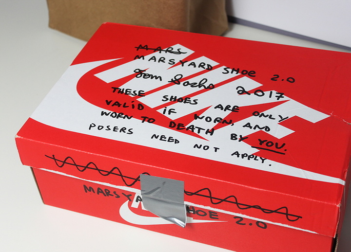 耐克花鞋,耐克只用一张皮做的鞋