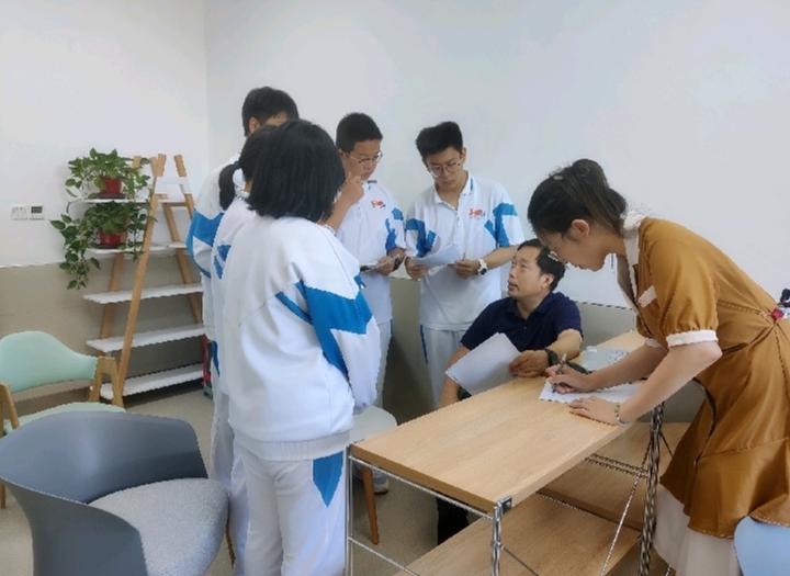 西安高新一中实验中学地址在哪,西安高新一中实验中学离自然最近