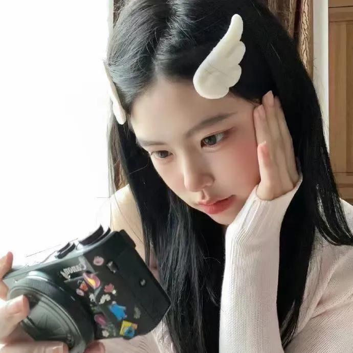 他有时温和有时严厉用英语怎么说,他有时温柔有时暴躁英语