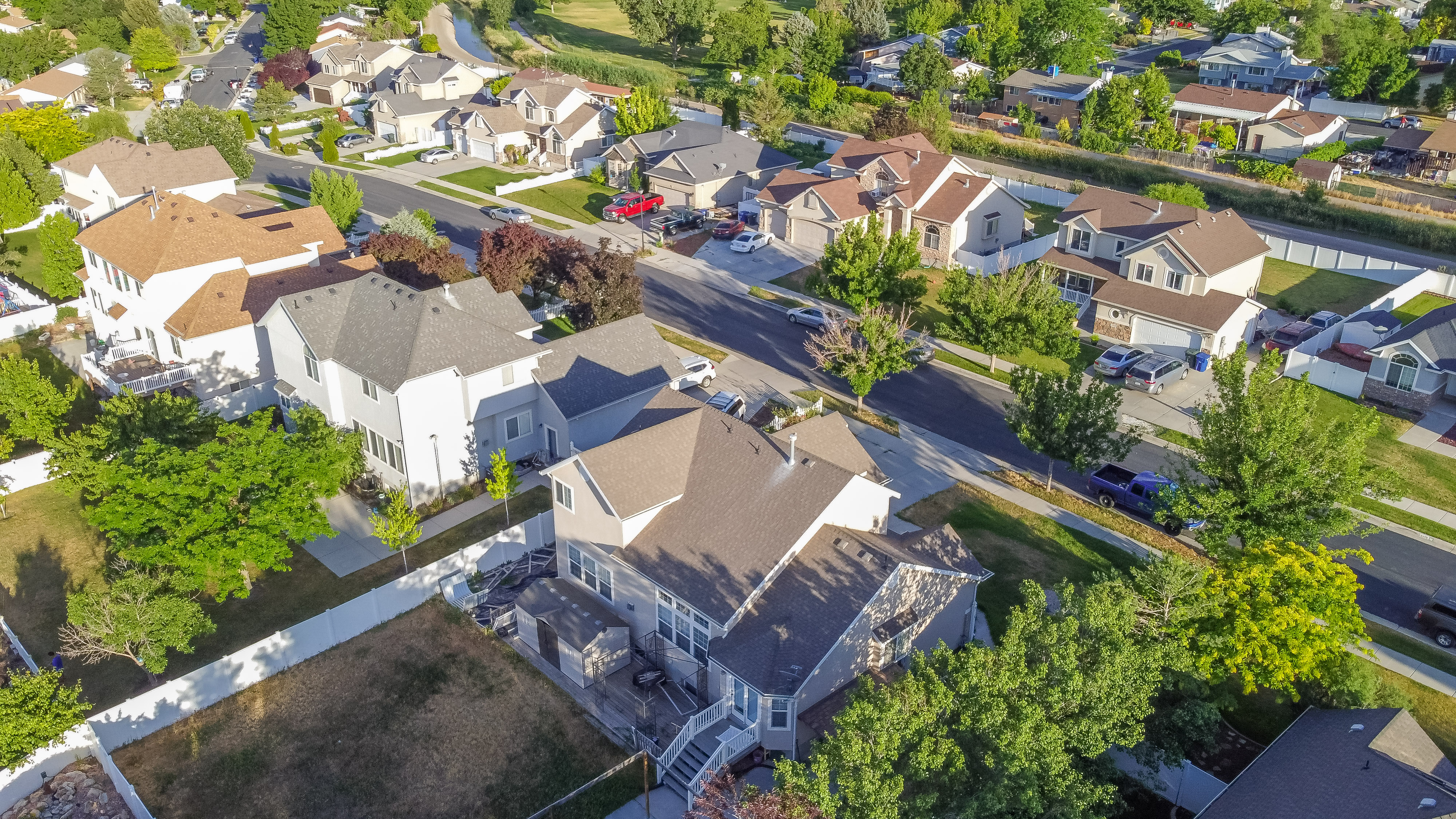 切莫将欧洲*工罢**与中国社会相提并论