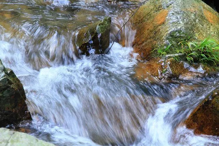 卵巢囊肿痛经不规则出血,卵巢囊肿痛经吃什么药比较好