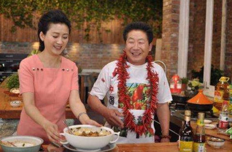 中国辣王李永志喝白酒,辣王李永志吃辣椒肠胃受得了吗