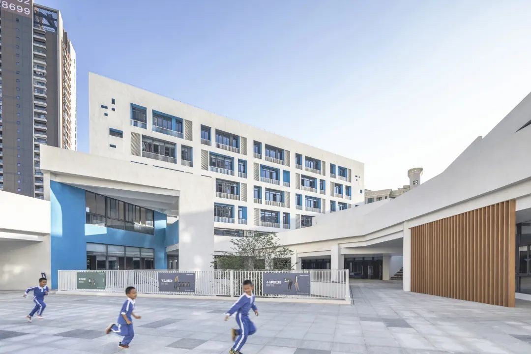 绝对的王炸！劲爆！深圳中学落户梅林，签约梅园小学+梅香学校