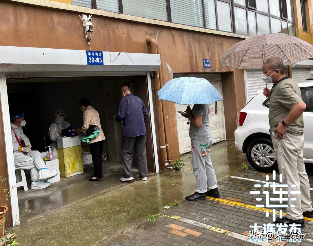 首个风暴潮海浪双红警报发布,风暴潮和海浪警报发布