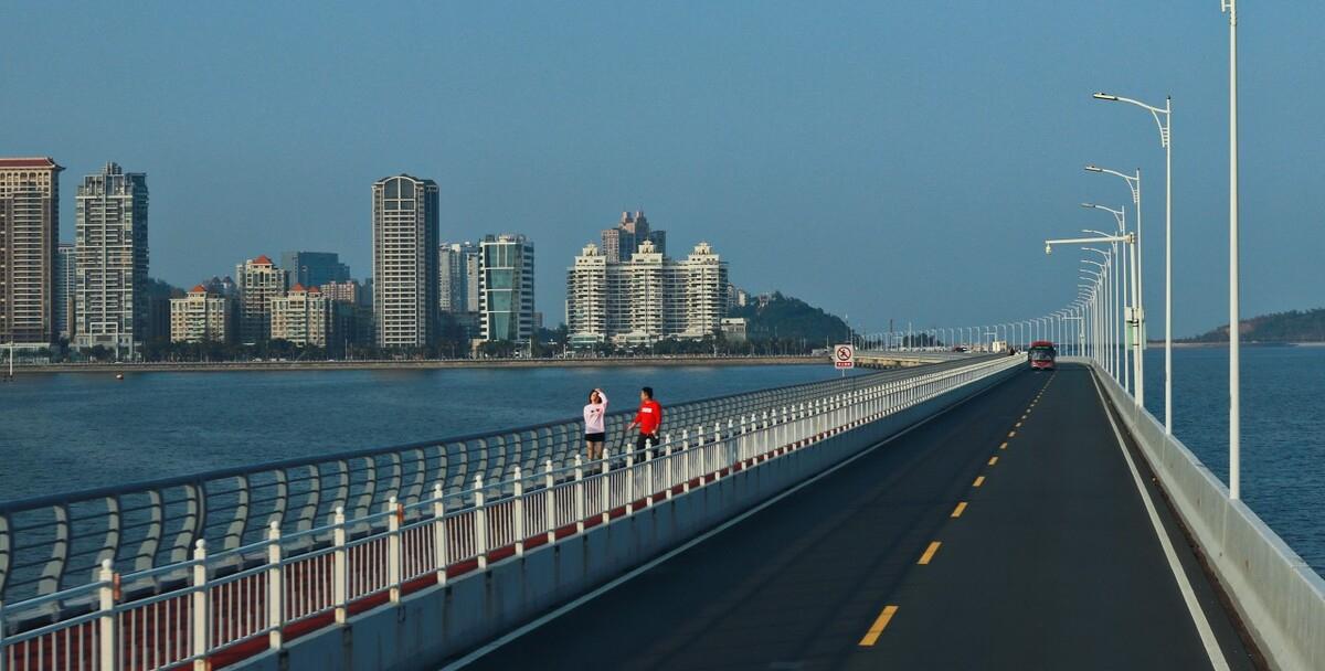 常位“宜居城市”榜首的珠海,依山傍海,大学生一个月花不到一千