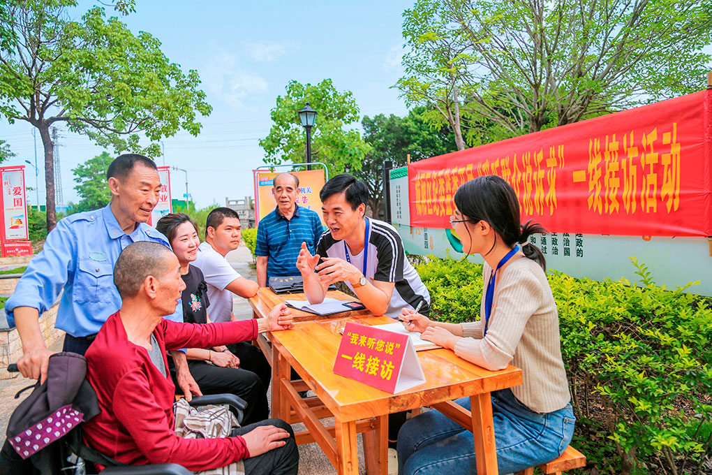 深刻学习领会两个维护两个确立,两个维护的决定性意义和实践要求