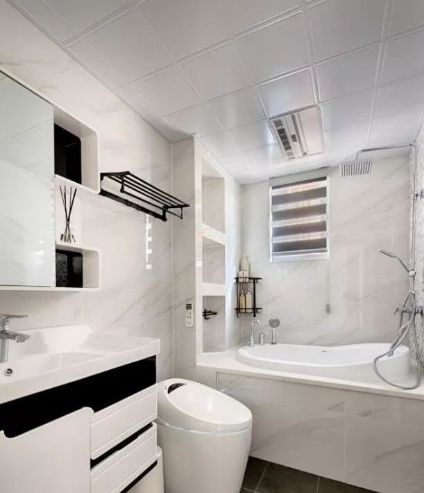 大厅贴瓷砖是先贴地砖还是墙砖好,装修贴地板先还是刷墙先