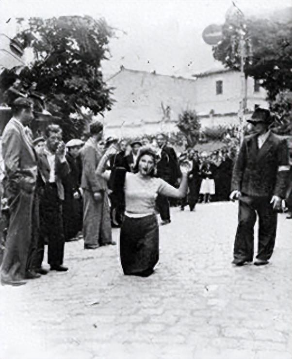 变态的纳粹德国,*光脱**犹太人女人衣服,集体*杀屠**!2