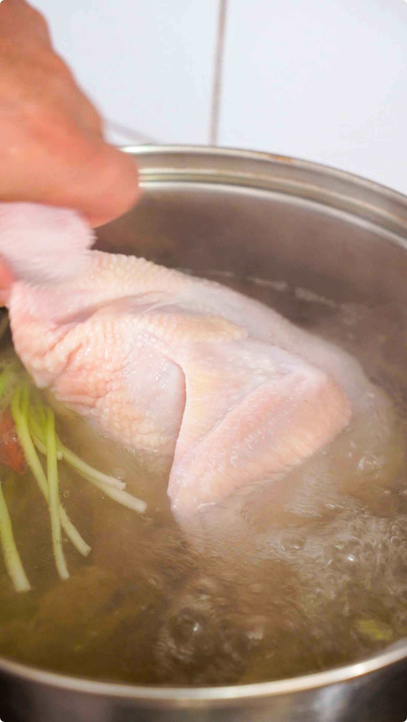 大厨教你做白切鸡视频,白切鸡这样做皮滑肉嫩超简单学会