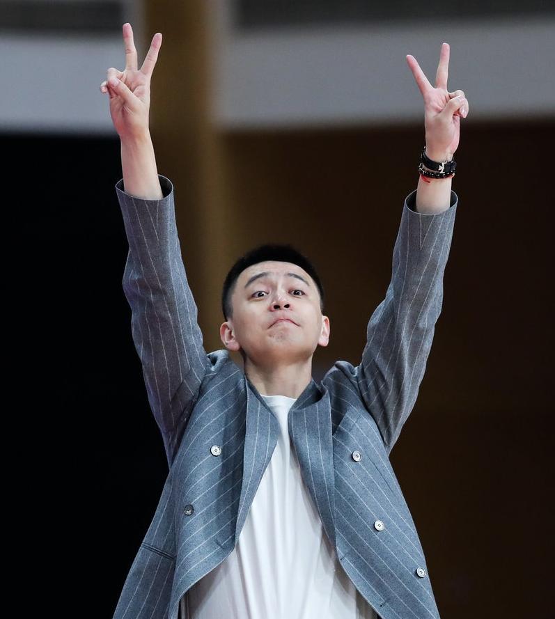 杨鸣上任首场比赛,杨鸣接替郭士强