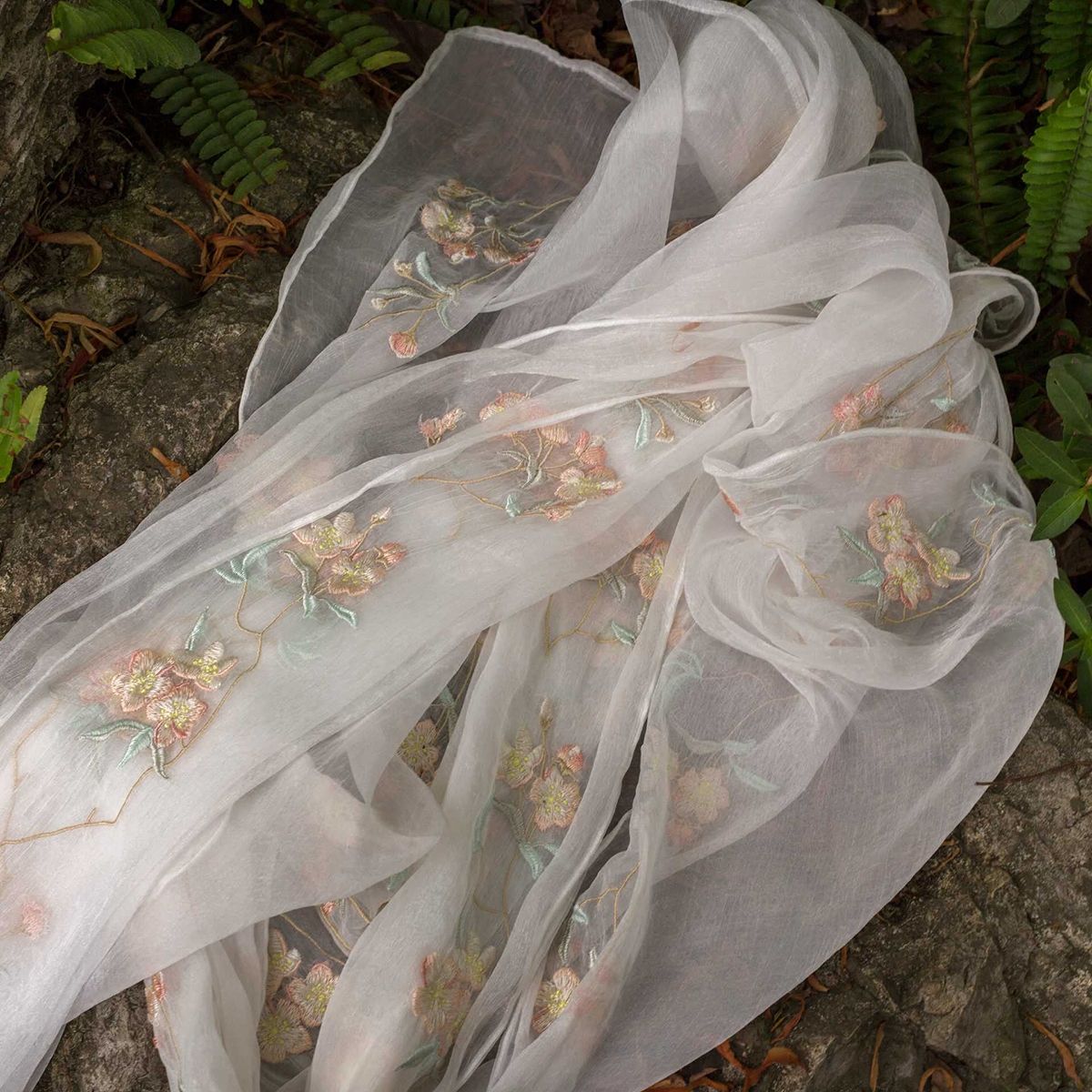 古代的披帛,汉代披帛