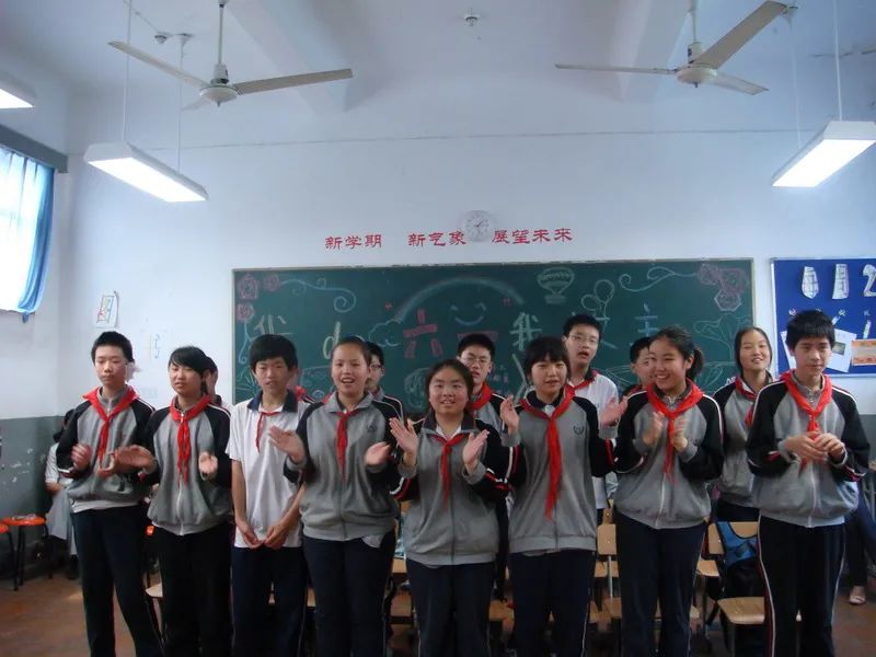 校服排名城市,深圳校服怎么穿才好看