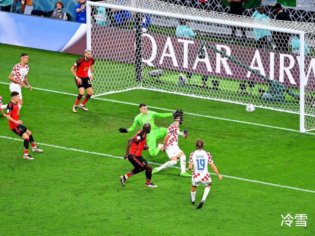 卡塔尔世界杯吉祥物素描图,卡塔尔世界杯构图