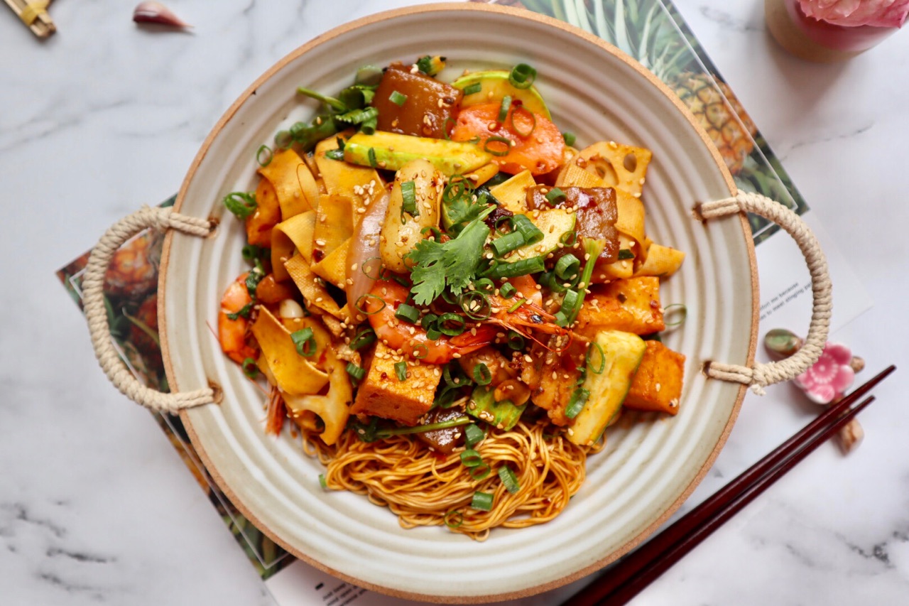 一块火锅底料怎么做麻辣烫,一块火锅底料怎么做冒菜