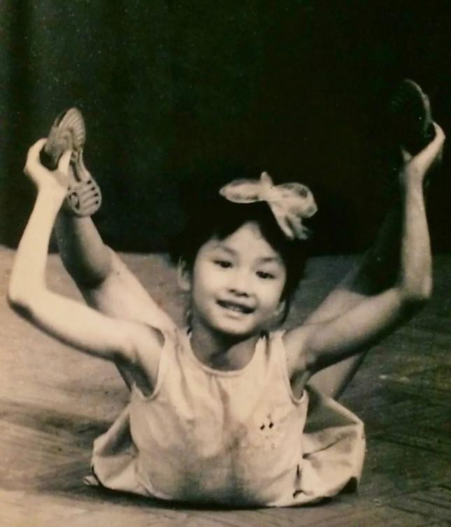 《浪姐4》热播,52岁瞿颖迅速翻红,是因为踩中了三个“*规则潜**”