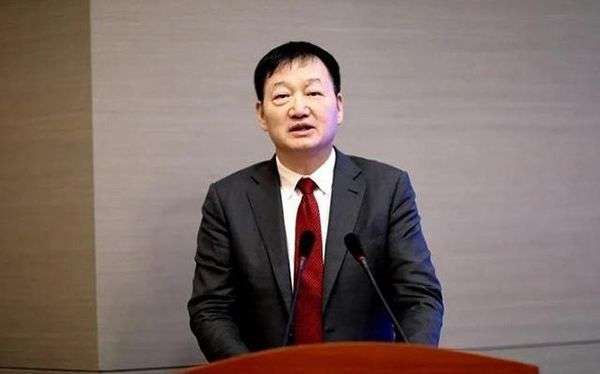 农村穷小子，借钱养猪，把3.1万变成1700亿，成河南首富，凭啥？