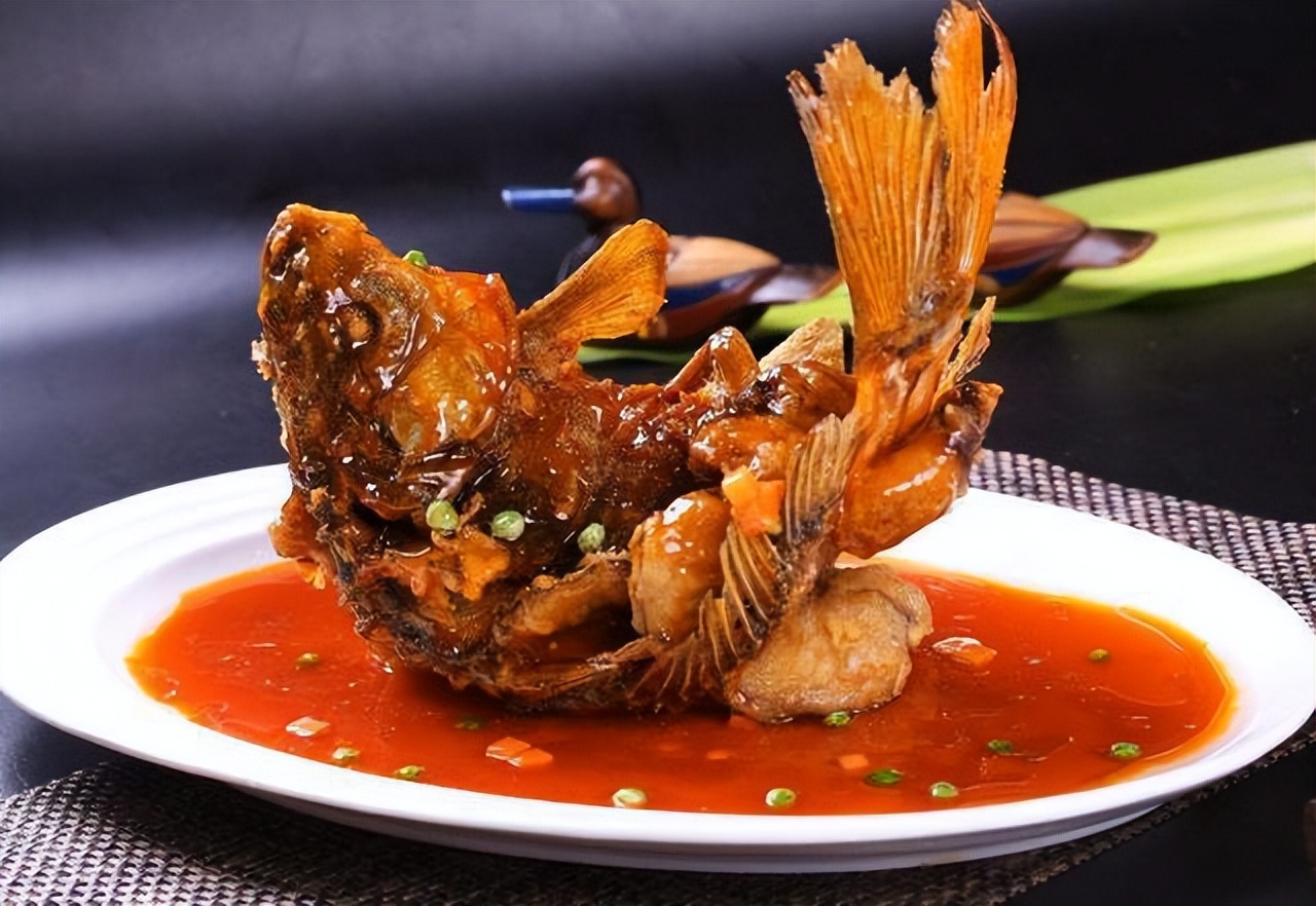 济南和青岛哪里旅游人多,青岛和济南旅游哪里人少