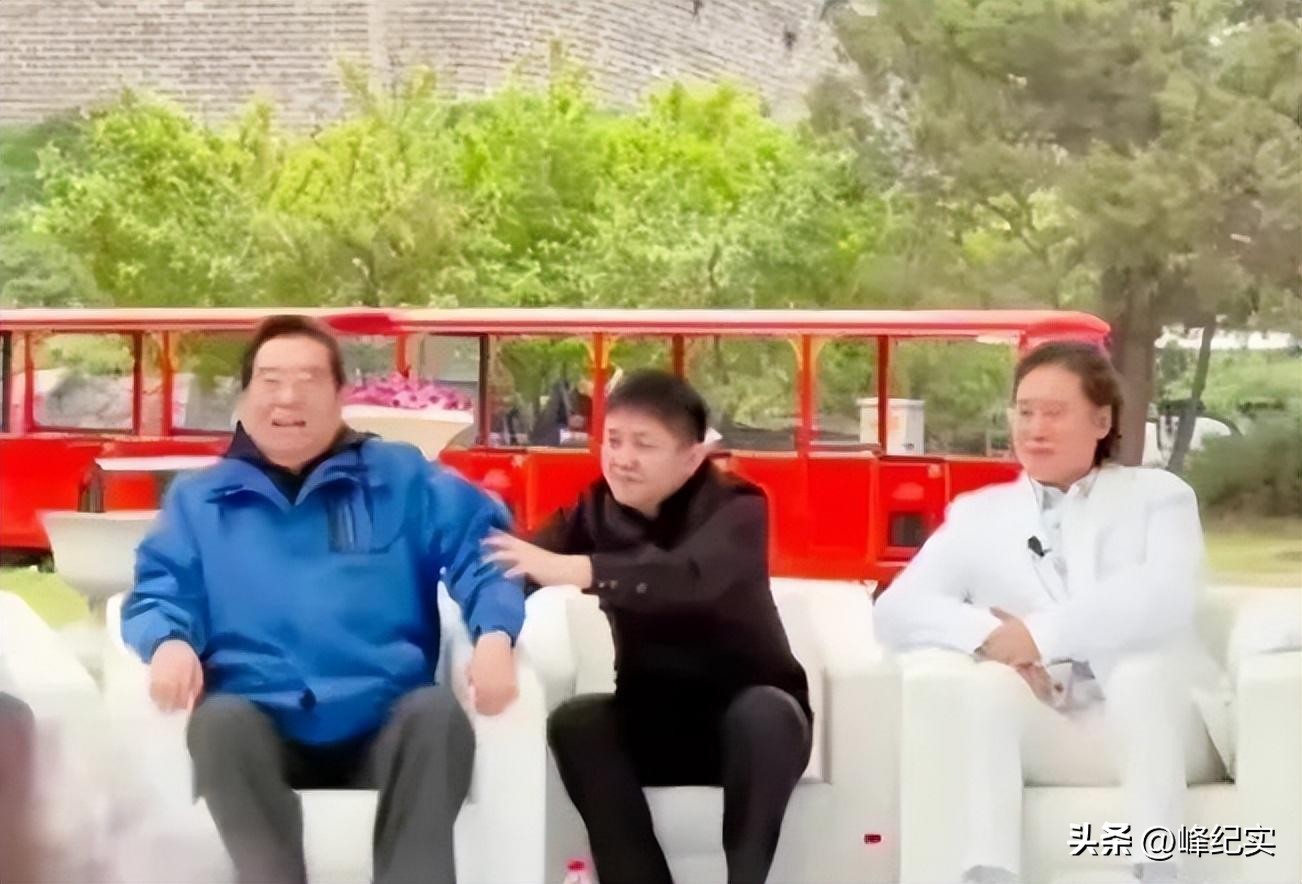 曝梦鸽带李天一移民美国，84岁李双江在国内挣钱，商演来者不拒