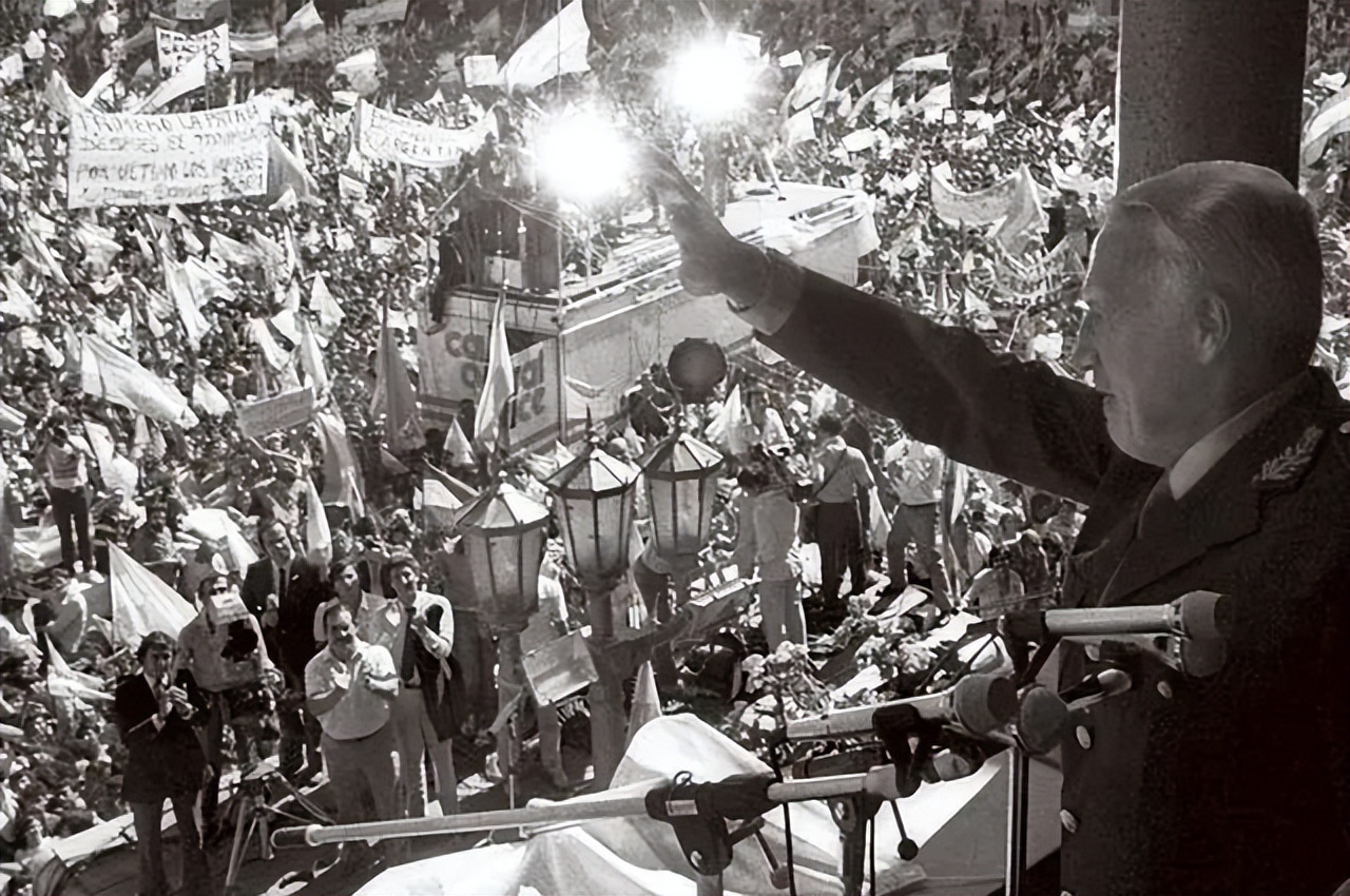 假如让死刑犯踢世界杯，如果夺冠判无罪释放？历史上还真有人干过