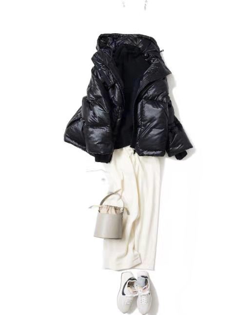 羽绒里面可以穿黑的吗,羽绒要贴身穿