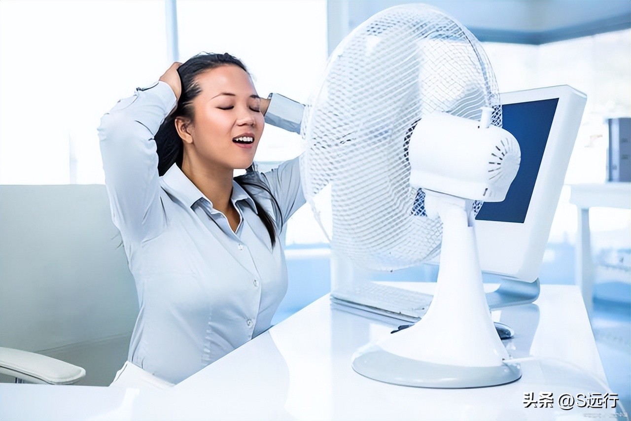 电脑一会就锁屏需要输入密码,电脑电视看一会就锁屏怎么解决