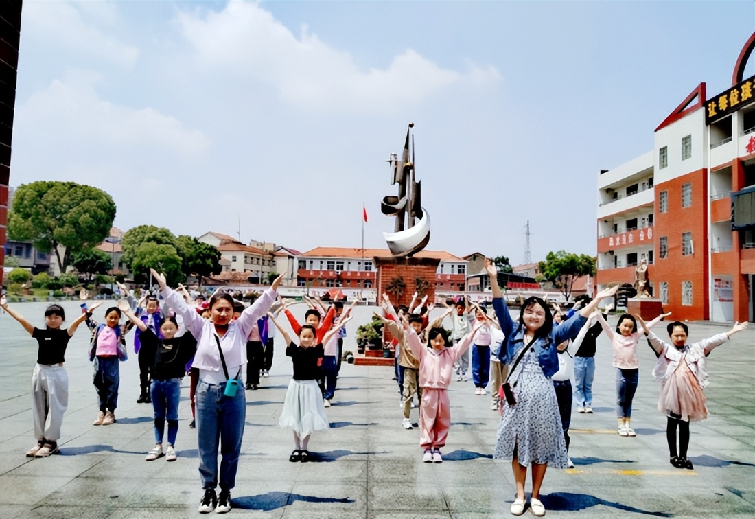 【荆楚教育巡礼】走进“全国温馨校园百强学校”武穴市花桥小学！