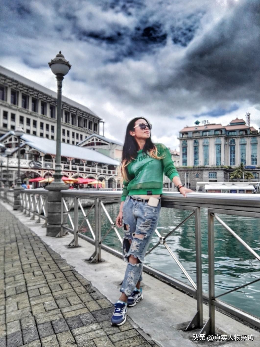 我失恋失业跑毛里求斯散心，被当地小伙表白，蹭吃蹭喝后嫁给他