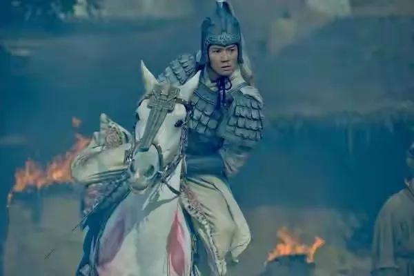 三国时期赵子龙武艺不敌吕布吗,赵子龙战长坂坡武艺高强二人转