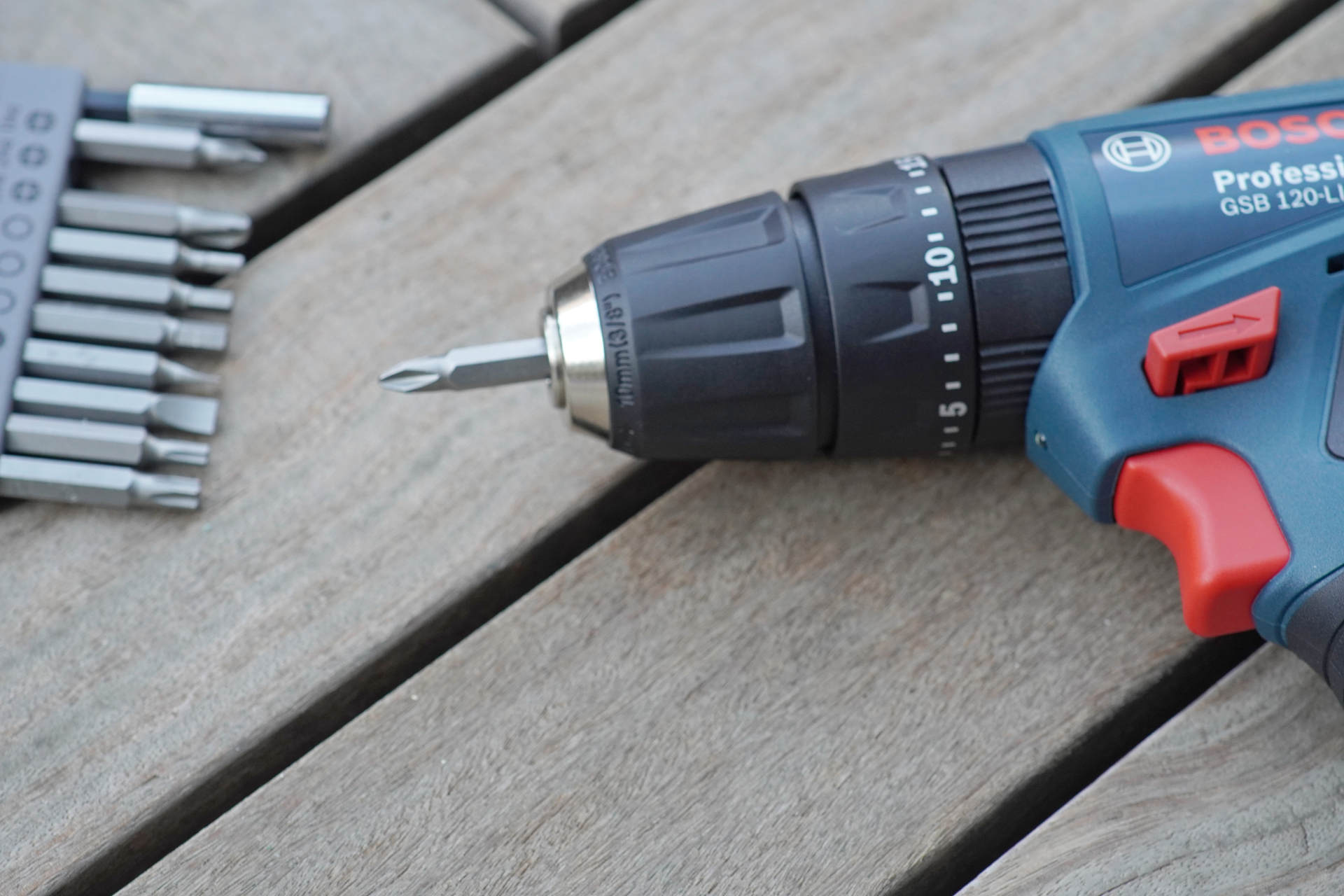 为什么一套博世锂电冲击钻套装就能解决家里的大多数安装问题？