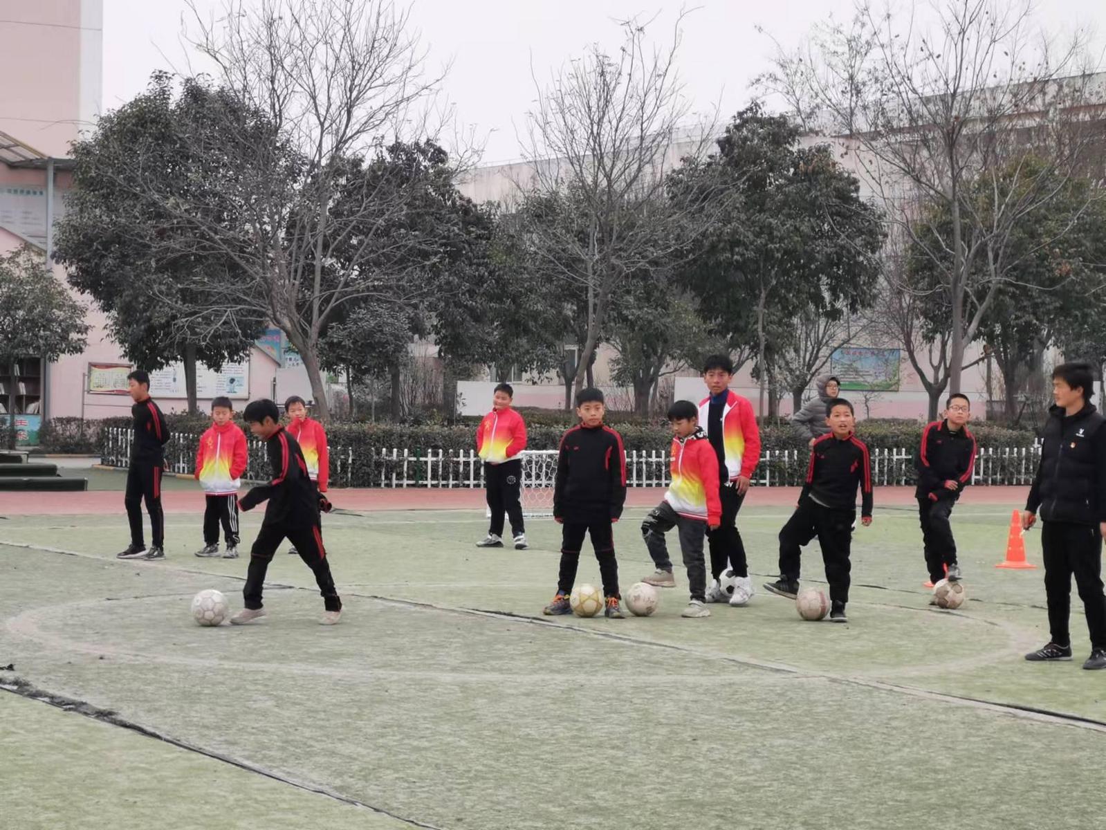 山区孩子足球梦,乡村孩子的足球梦