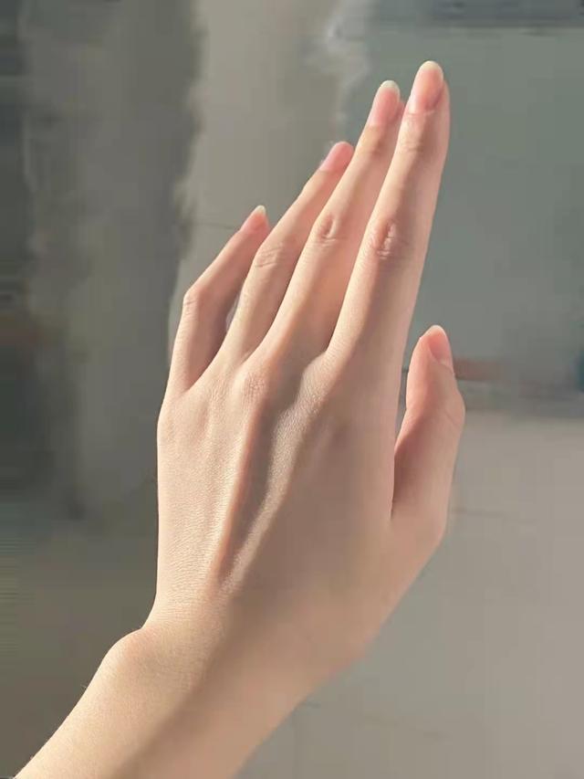 手膜怎么做？手部护理步骤｜手部美白方法｜手膜的功效和作用