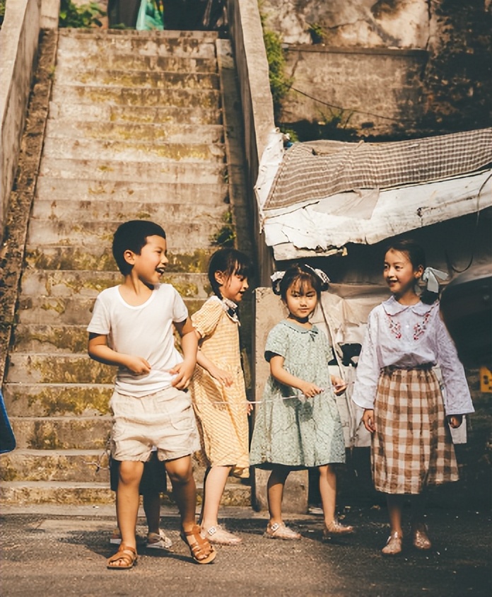 学霸未婚妻成为我的老师，有次在她的宿舍被抓住弄出轩然大波