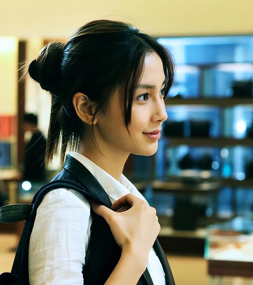 明明油头粉面,却偏要尬演警察,这6位女星演的刑警,真让人难受