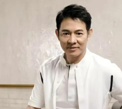 李连杰老了的图片,李连杰近照苍老似老头