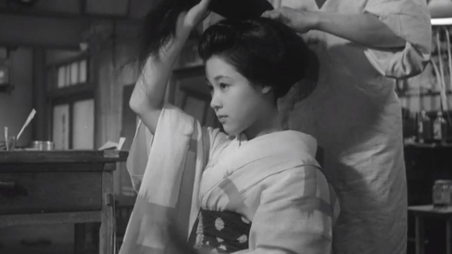 日本电影艺伎经典片段,日本黑白老电影艺妓的悲惨一生