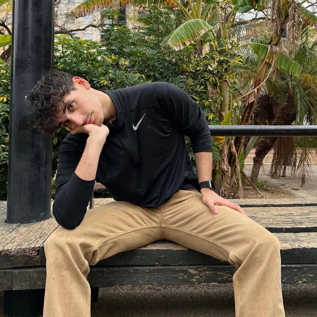 最新男生头像帅气冷酷霸气,最新男生头像背景一套