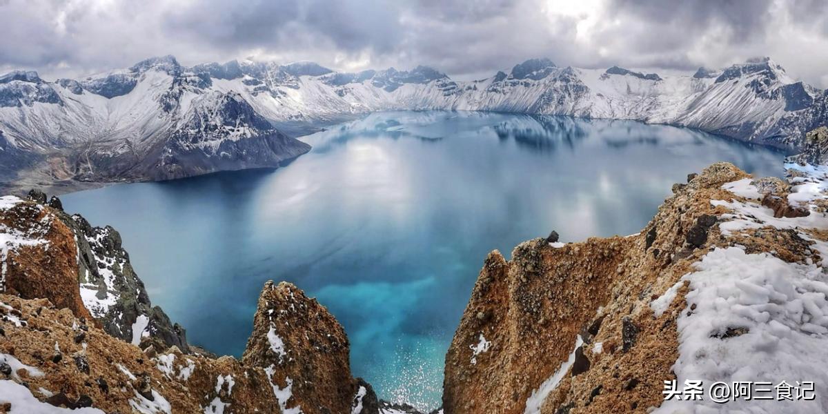 老村长最好喝的酒是哪款,老村长酒和茅台比
