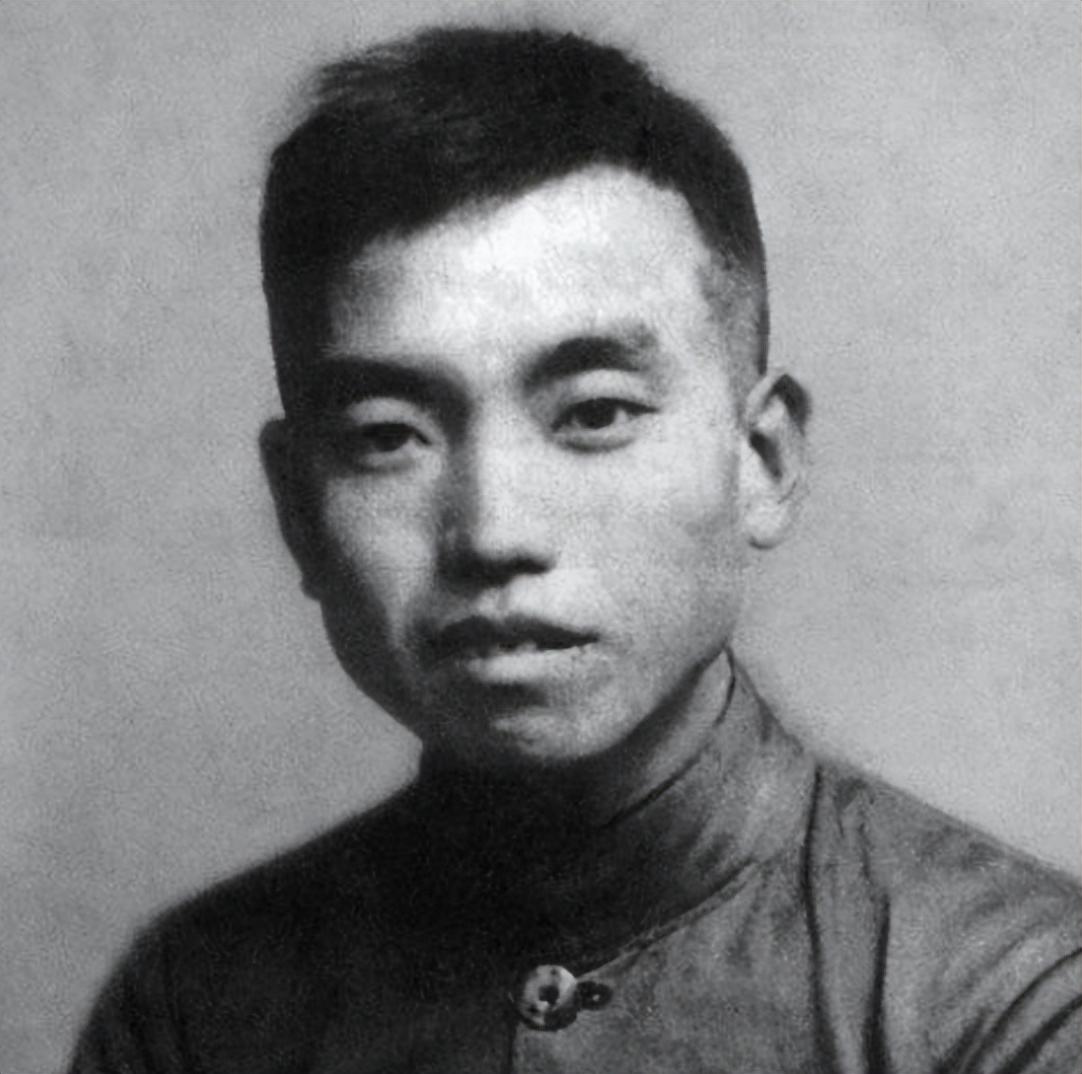 萧克资历仅次于贺龙,为何只被授予上将军衔?毛主席这招实在厉害