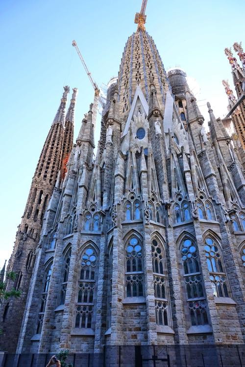 西班牙的建筑风格，反映出西班牙文化怎样的特点？