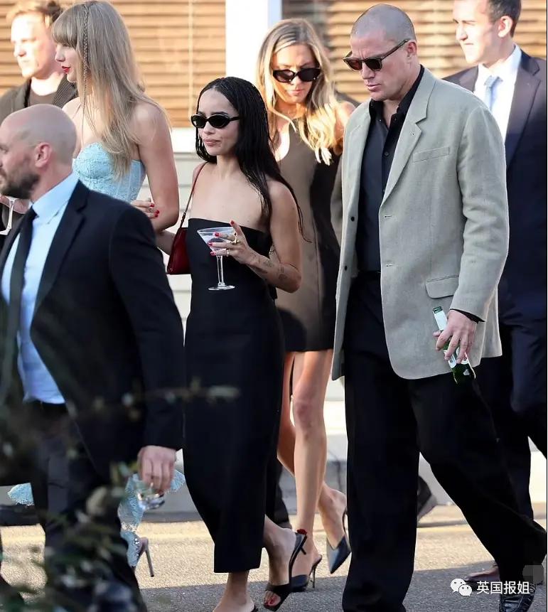 霉霉演唱会美国小姐开场自我介绍,霉霉与打雷姐现身超级碗