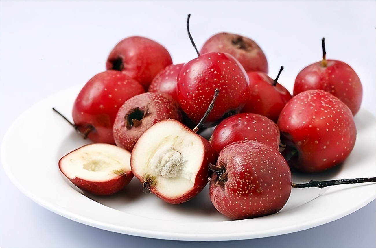 女人来例假千万别吃八种水果,例假来了千万别碰3种水果