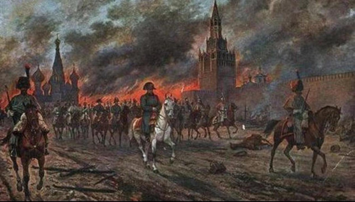 拿破仑对俄国引发战争,主要运用了什么战术?