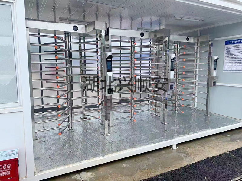 湖北兴顺安工地实名制刷卡门禁人脸识别通道闸全高转闸案例